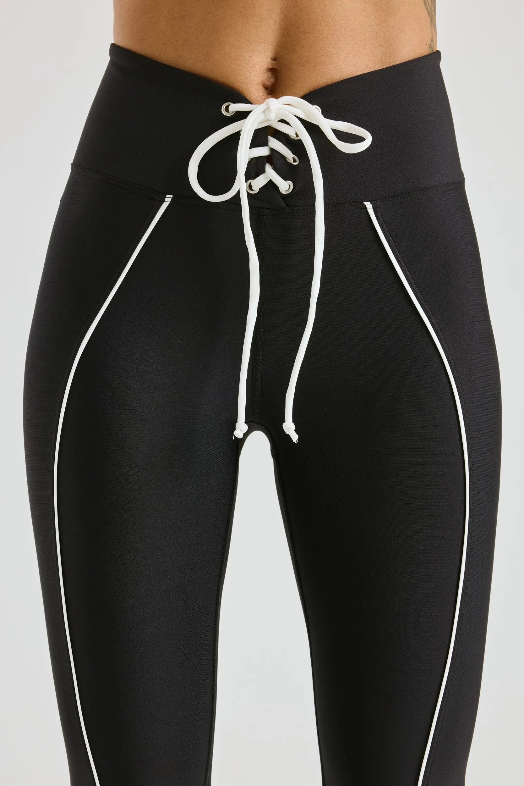 YEAR top OF OURS NWOT Athletic Leggings w/Booty Flattering Contrast Piping