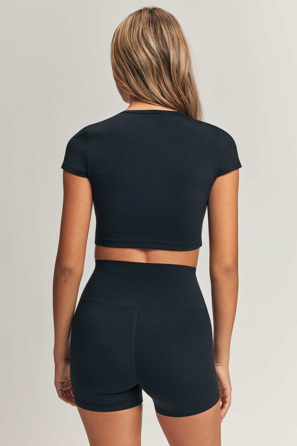Studio Cropped Active Tee