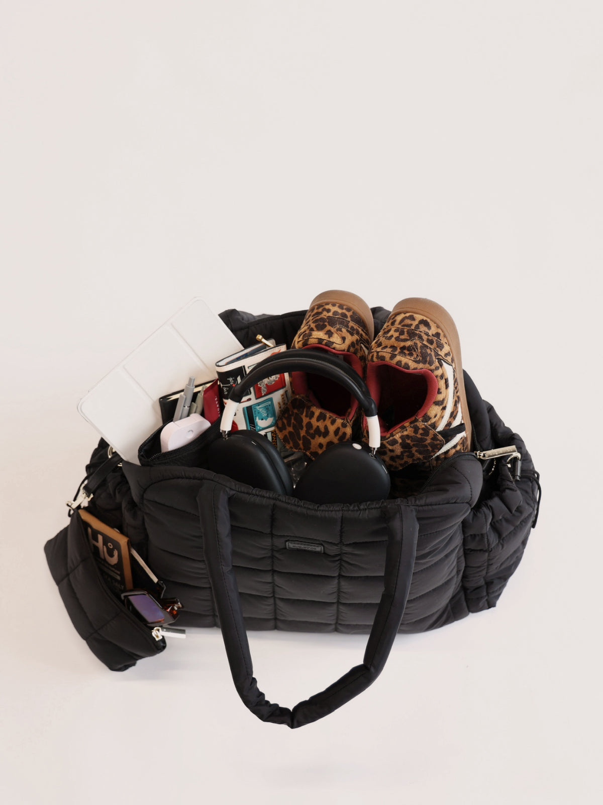 the weekender duffle bag - Year of Ours