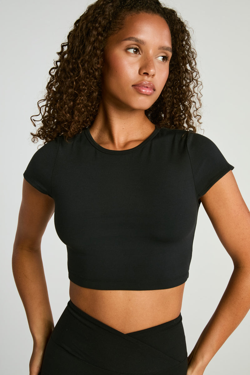 Studio Cropped Active Tee