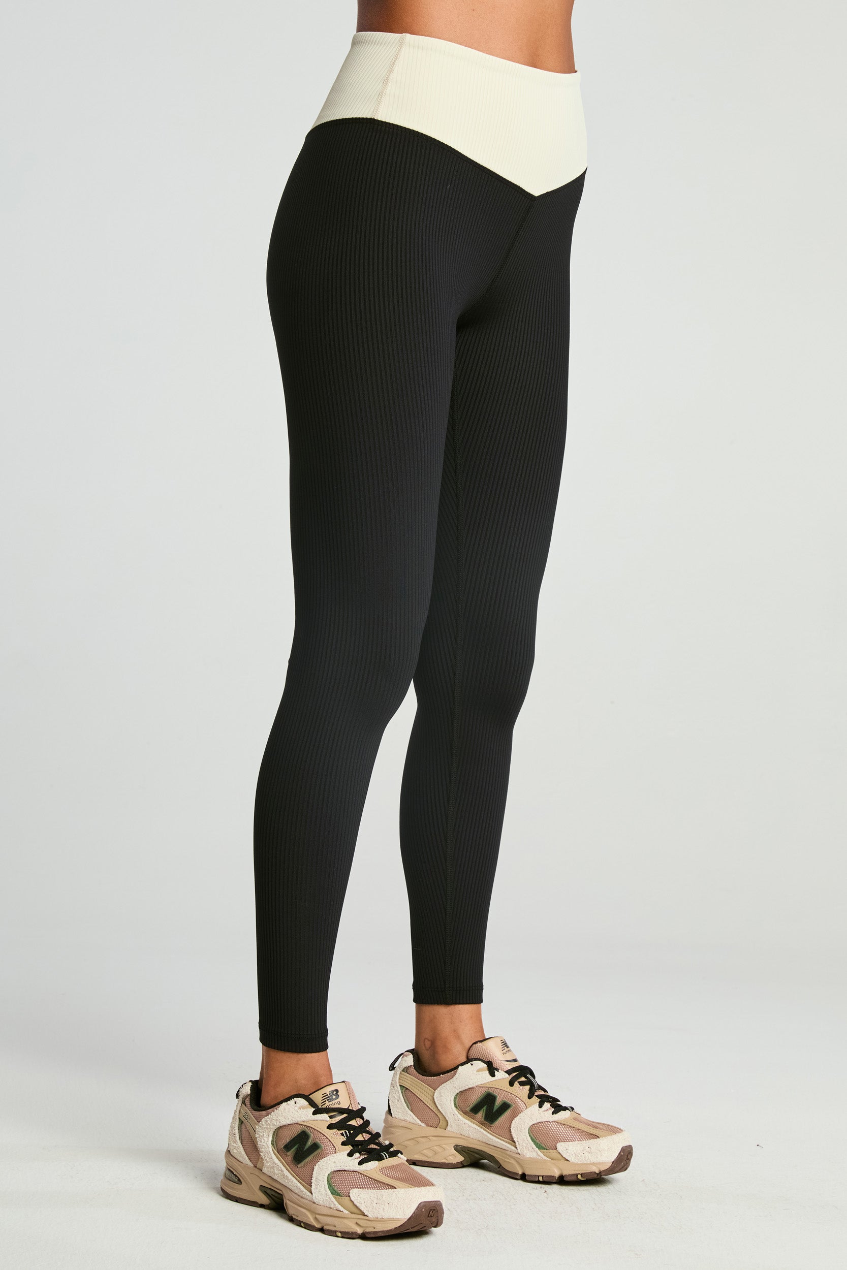 Ribbed Two Tone Dip Legging - Year of Ours